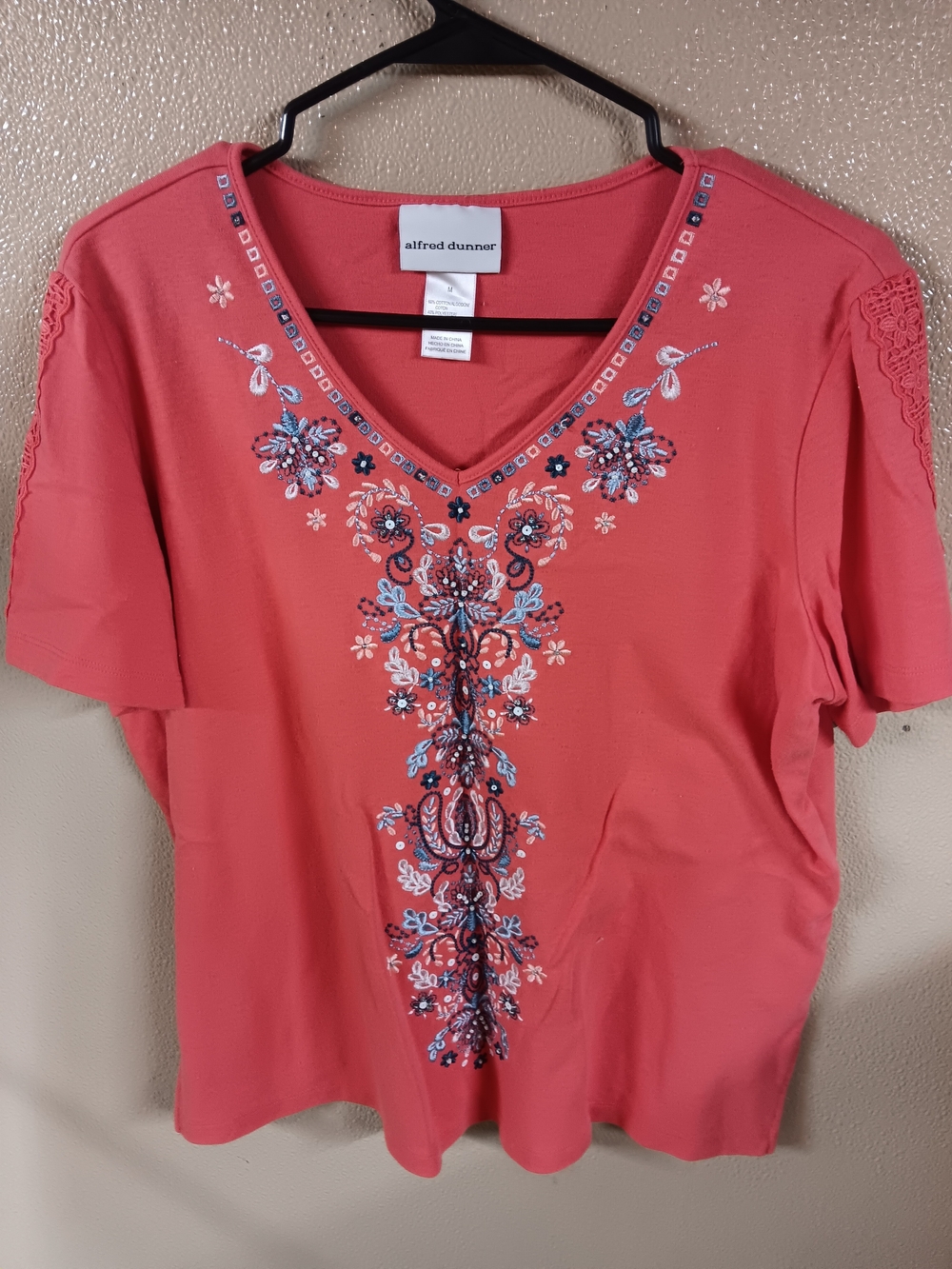 alfred dunner Coral Embroidered V-Neck Women's Top Size M